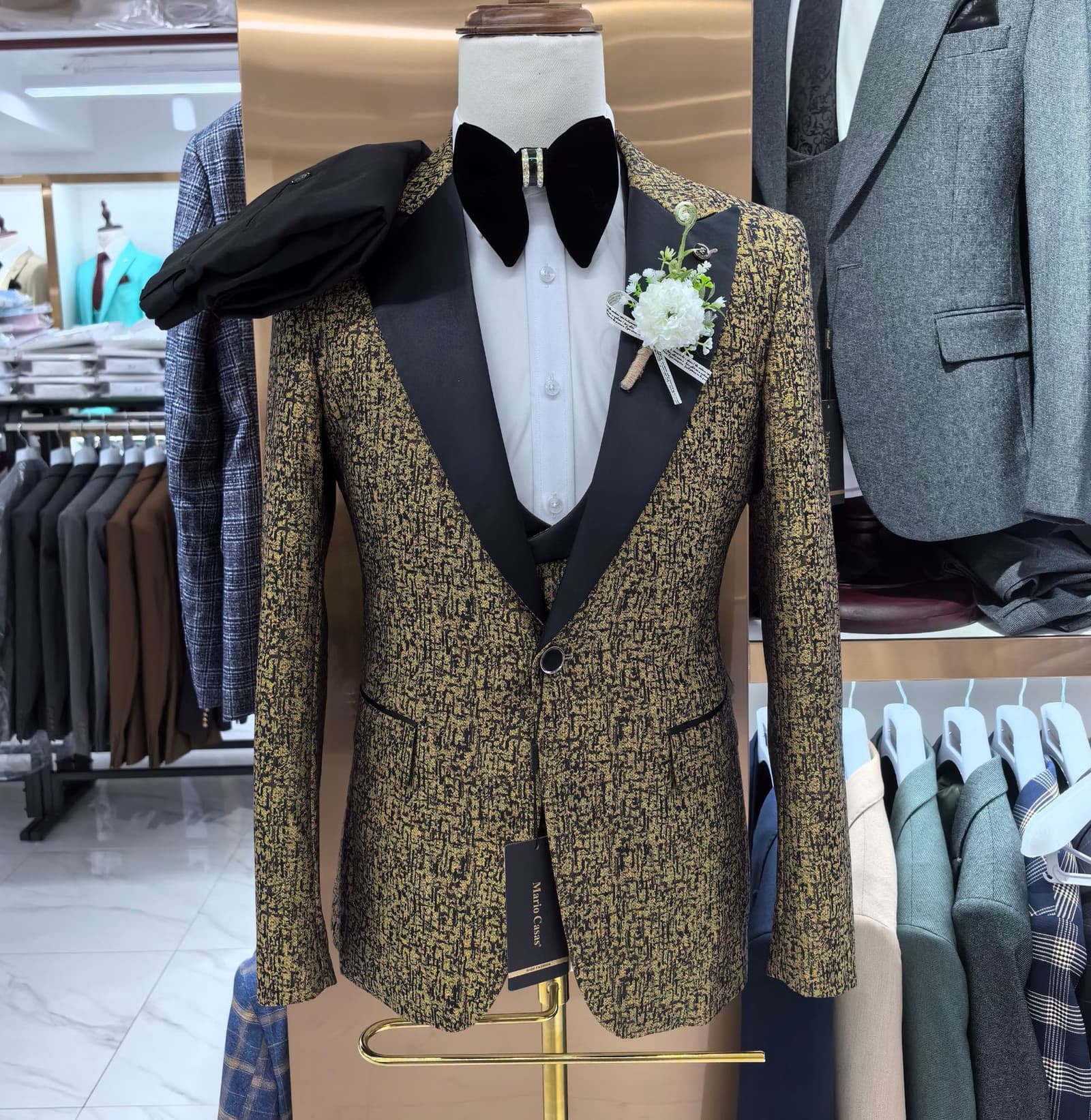 Traje jacquard de tres piezas para bodas y eventos