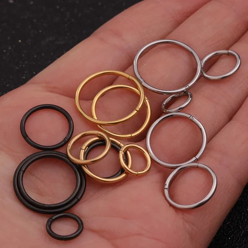 Aretes de acero inoxidable pequeños cerrados