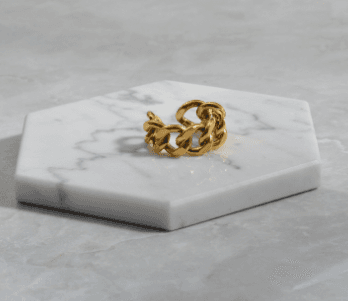 Anillo cadena con diseño único y apertura ajustable