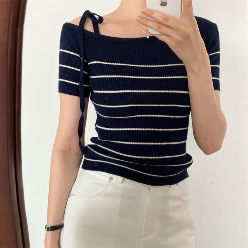 Blusa de verano ajustada con cordones