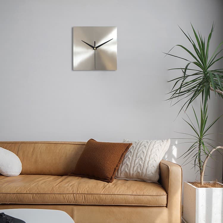 Reloj de pared de acero inoxidable, silencioso y diseño simple