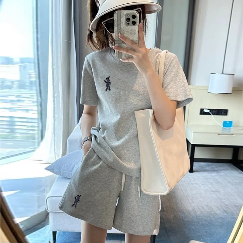 Conjunto camiseta y shorts mujer patrón geométrico