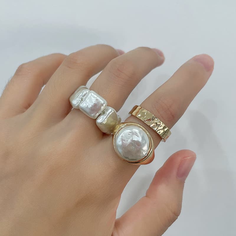 Anillo de perla chapado en oro