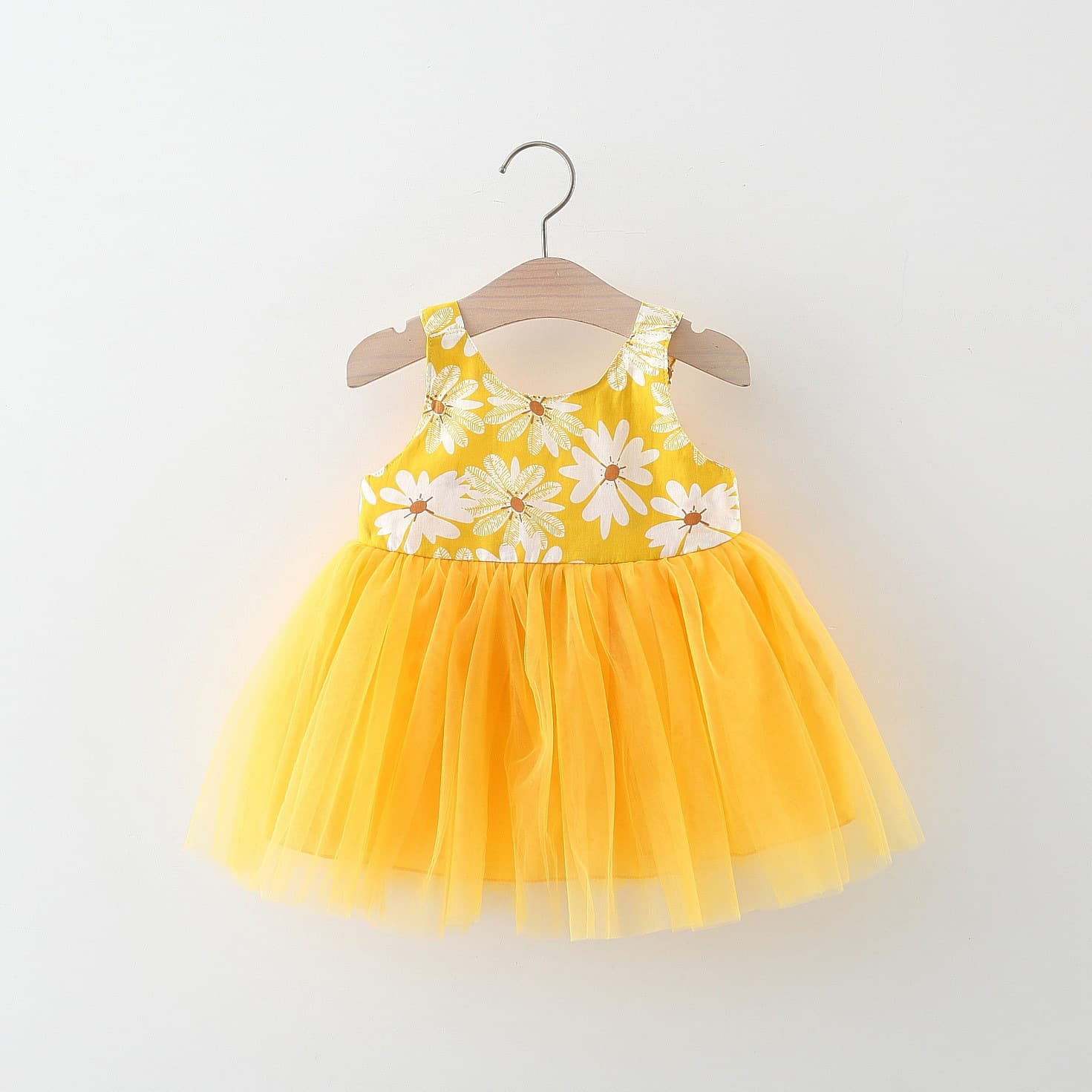 Vestido infantil de verano con estampado floral
