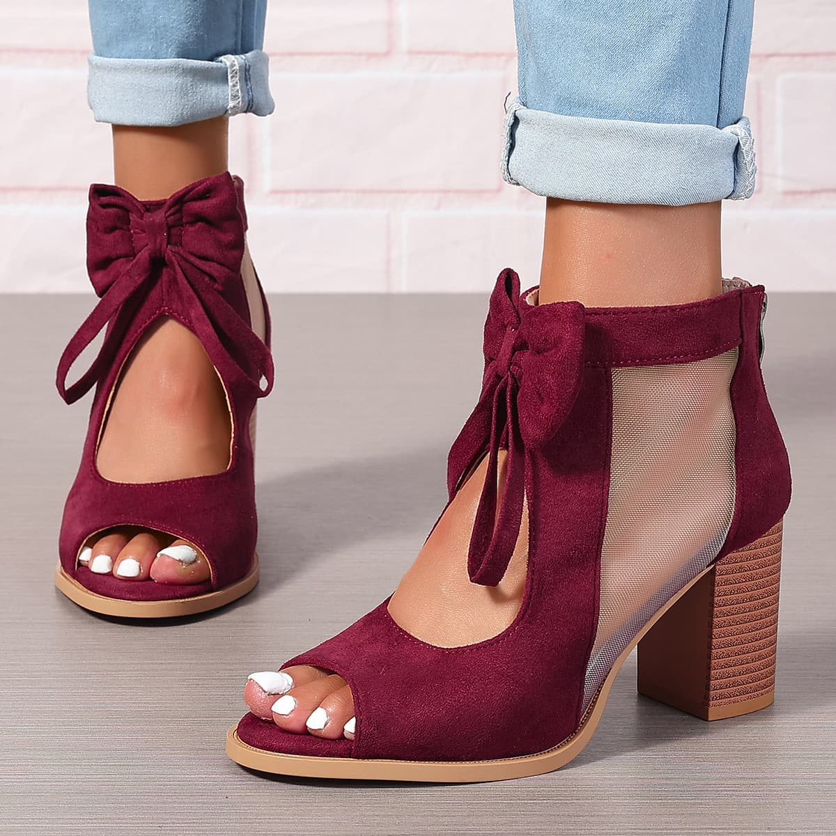 Sandalias plataforma con tacón grueso y moño