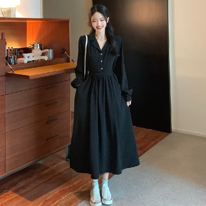 Vestido negro de manga larga estilo francés