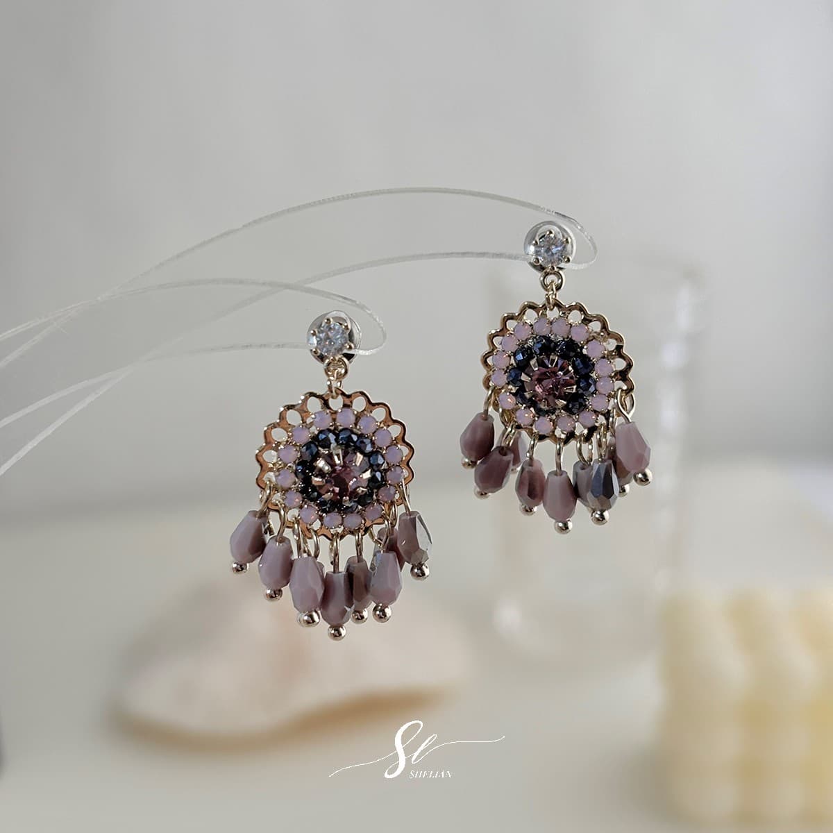 Aretes artesanales de cristal con cuentas retro
