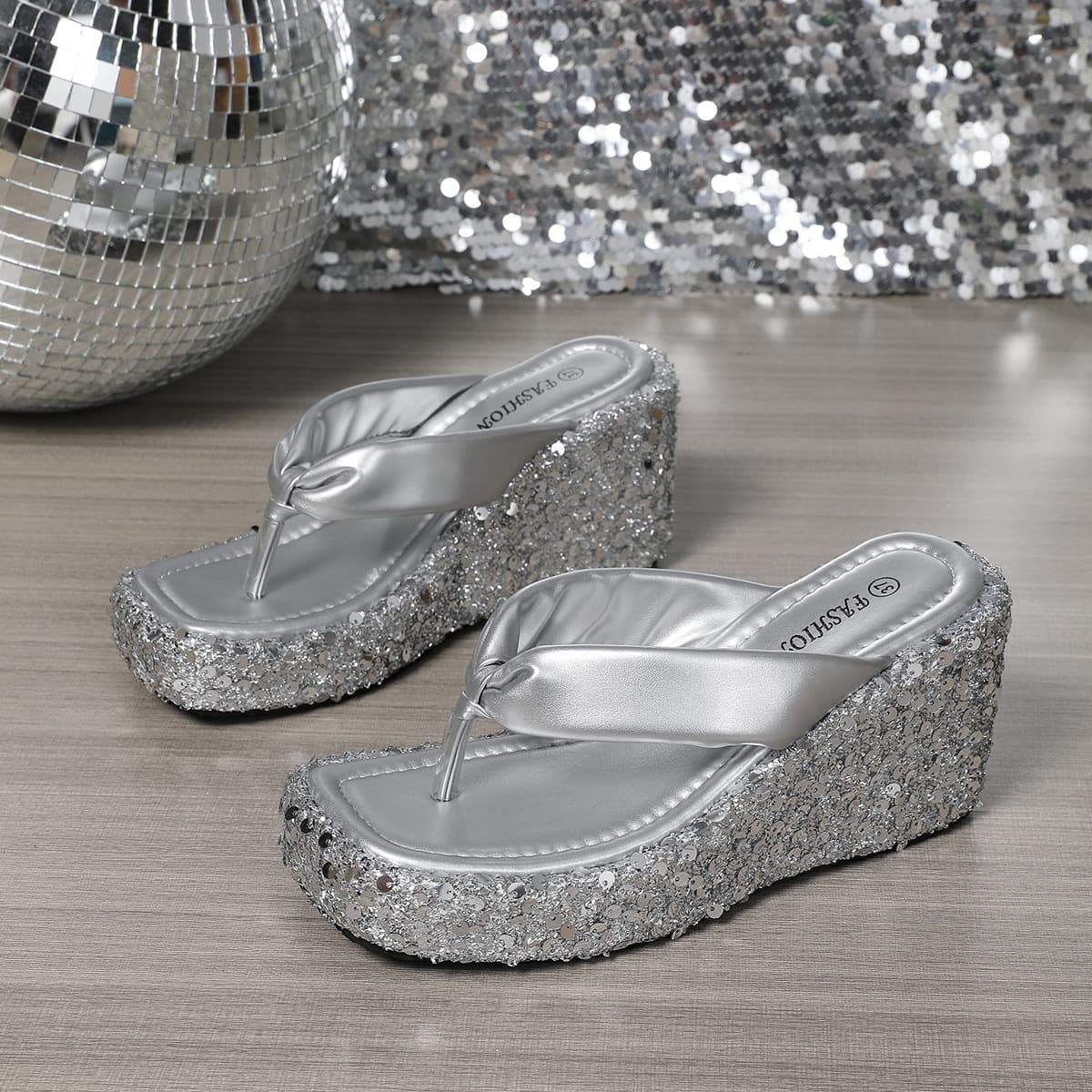 Sandalias de cuña con lentejuelas plataforma elevada