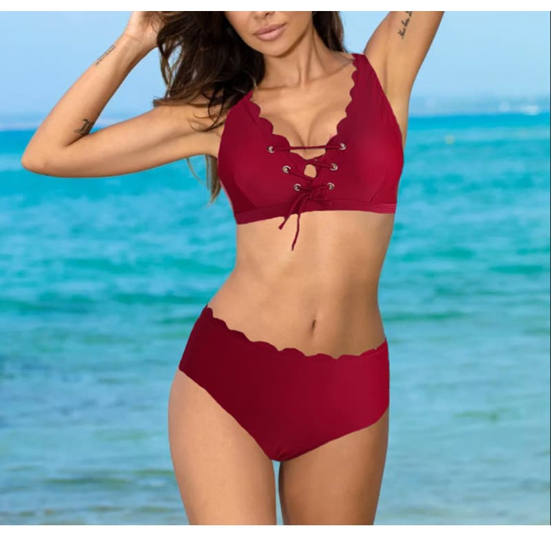 Traje de baño con división en color sólido