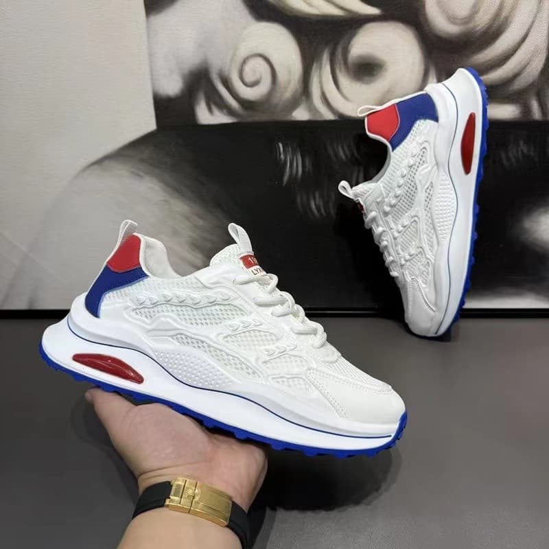 Zapatillas blancas con malla transpirable y cordones
