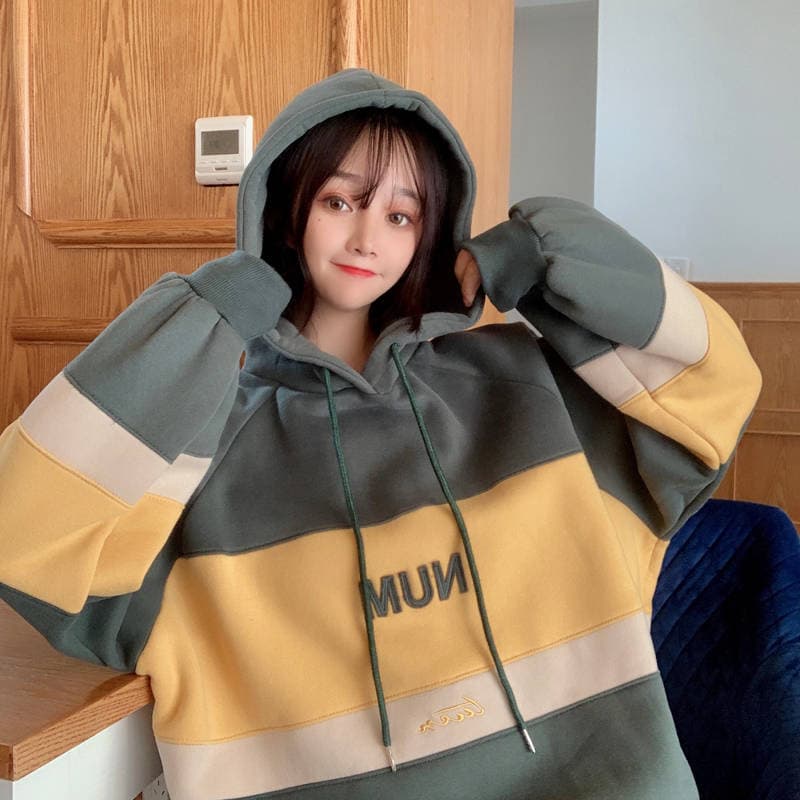 Sudadera con capucha bordada otoño invierno