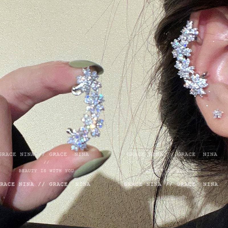 Aretes de aleación con flor de circonia y clip