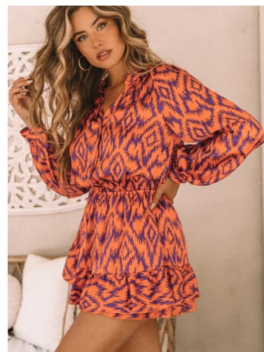 Vestido estampado con cuello parado y cintura elástica