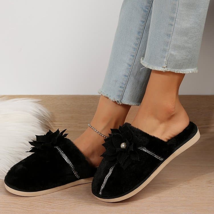 Pantuflas de ante con detalles florales