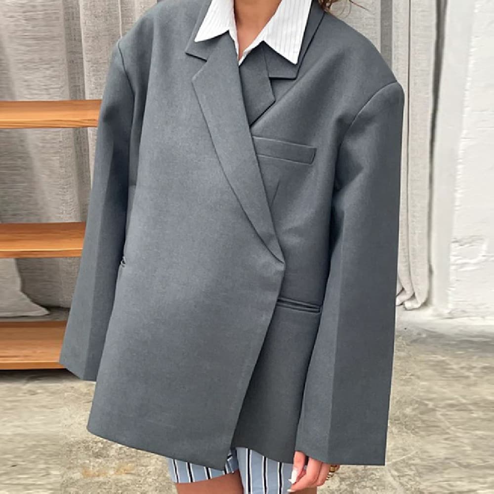 Chaqueta de mujer con solapa y corte lateral