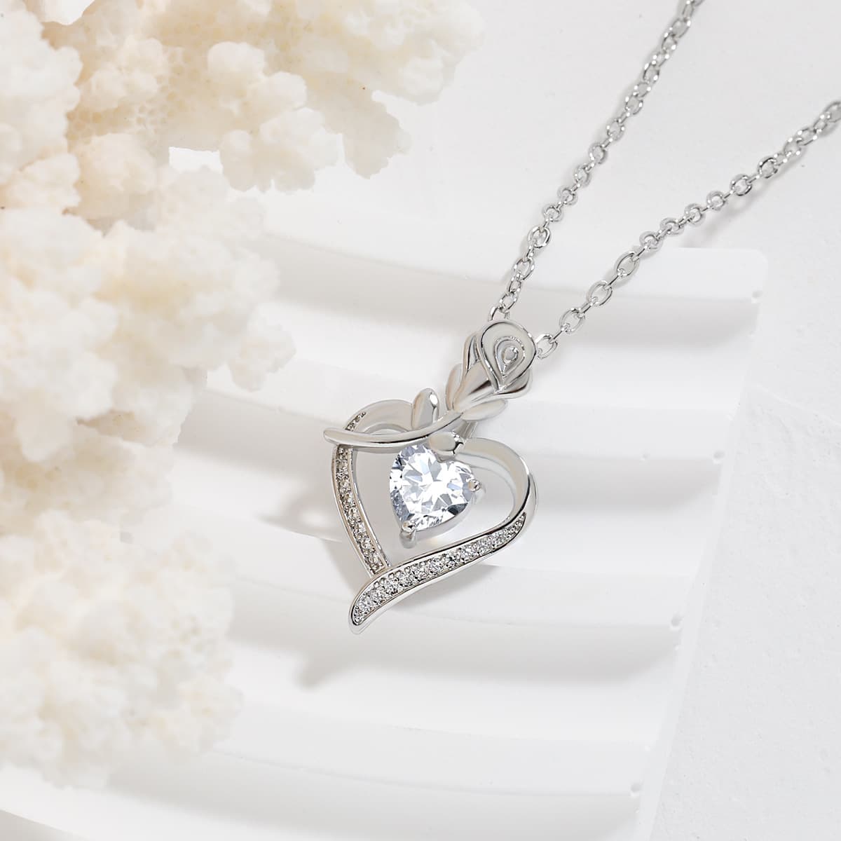 Collar rosa corazón con circonias amor eterno