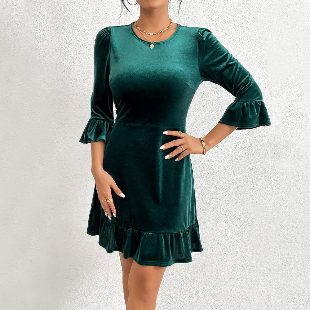 Vestido de terciopelo elegante con falda volante