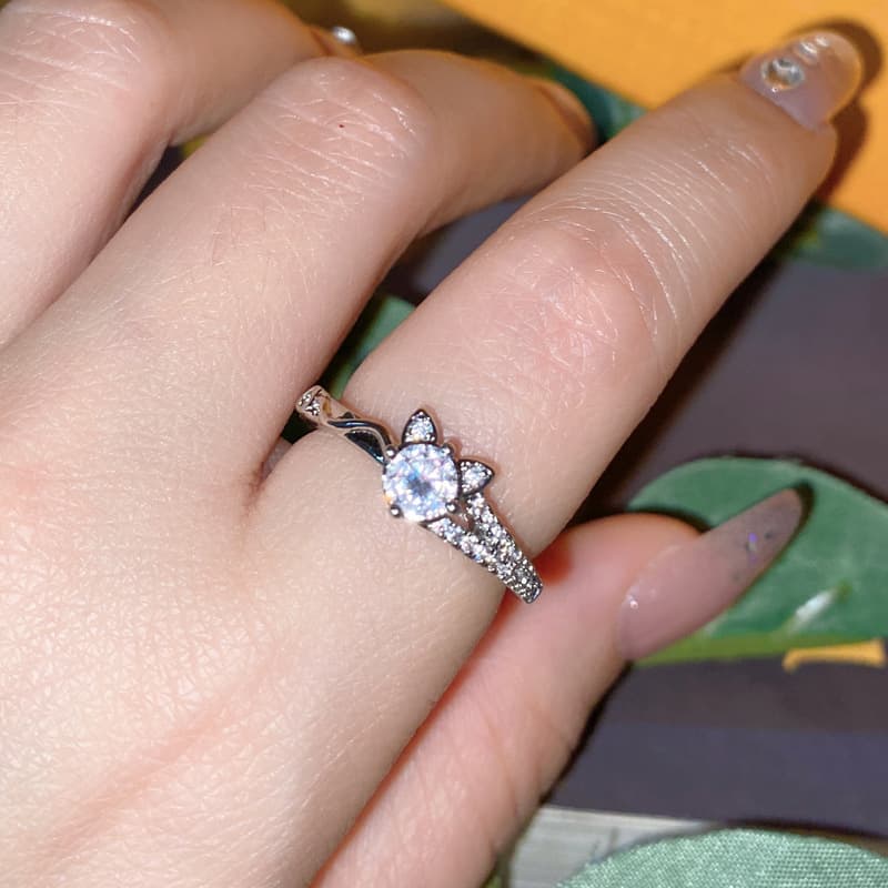 Anillo de gatito con diamante artificial