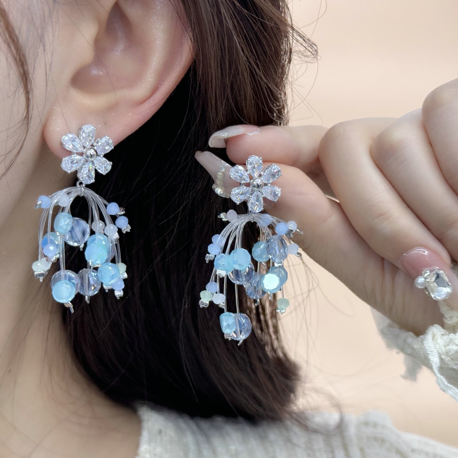 Aretes de flor en cristal elegante