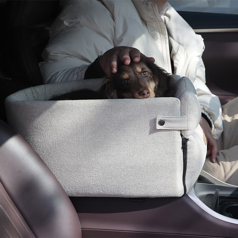 Cama portátil para perro en auto con protección