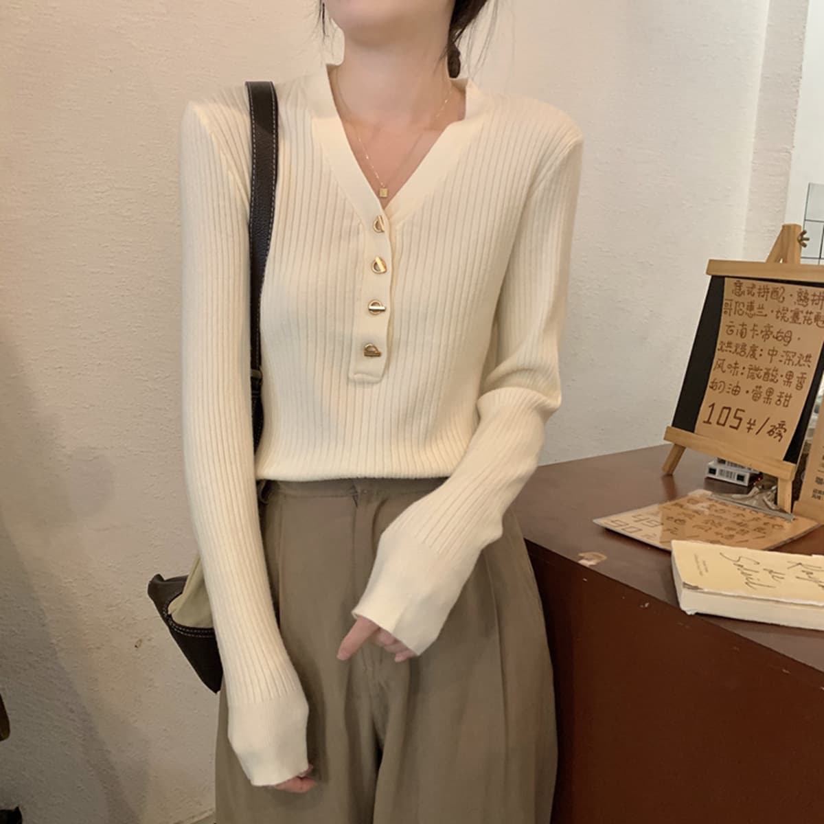 Suéter cuello V tejido estilo francés