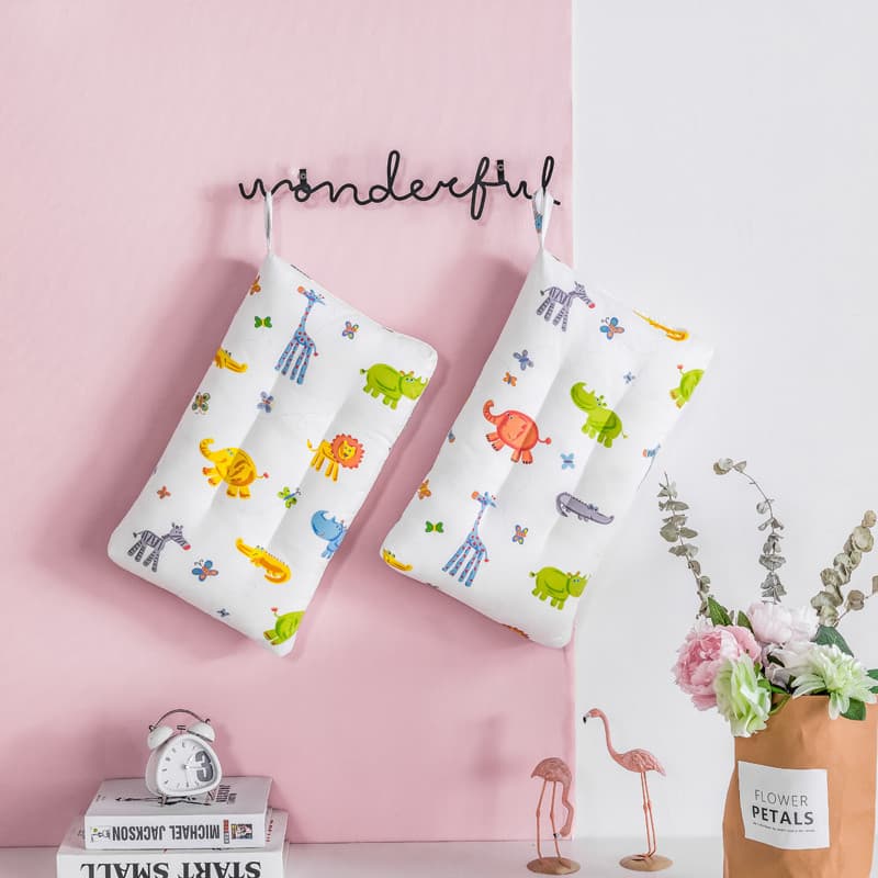 Almohada infantil de algodón puro con diseños de dibujos animados