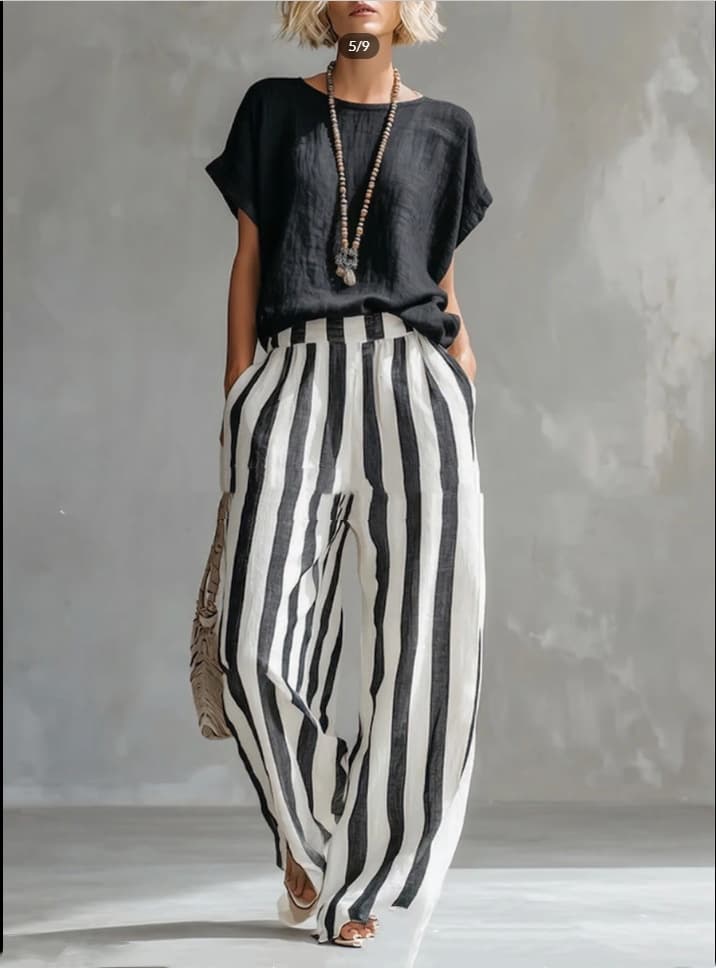 Conjunto camiseta y pantalones deportivos a rayas