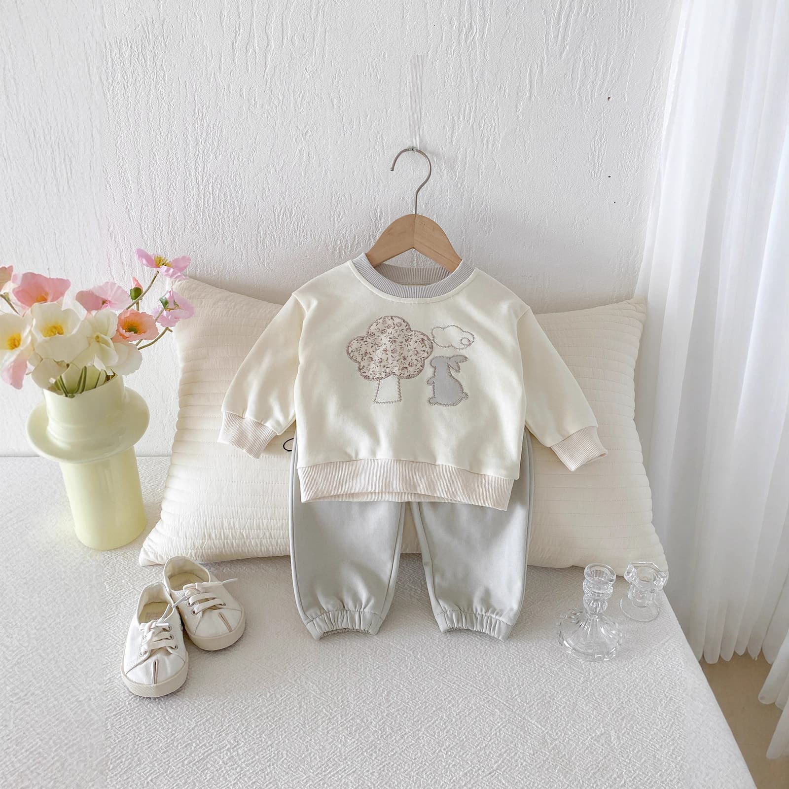 Conjunto de suéter estampado y pantalones para niños