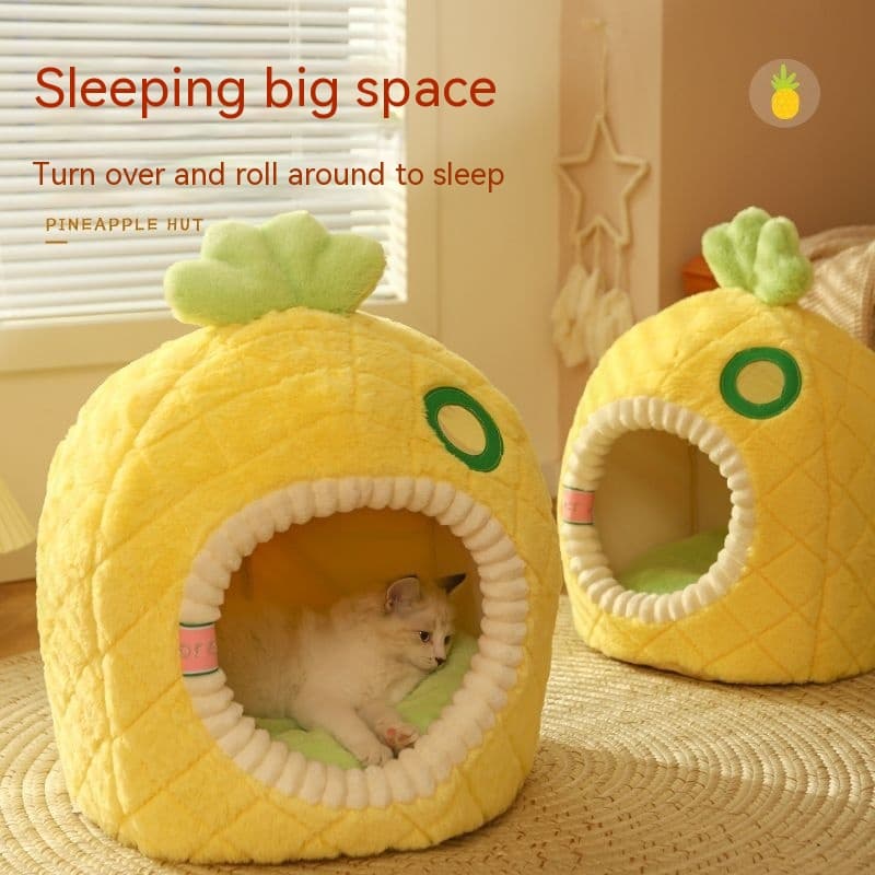 Casa para gatos tipo piña cálida en invierno