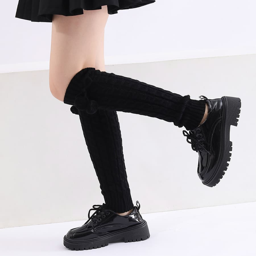 Calcetines para bota con tejido de cable y decoración de moño