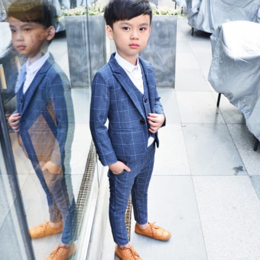 Conjunto infantil de tres piezas de moda y confort