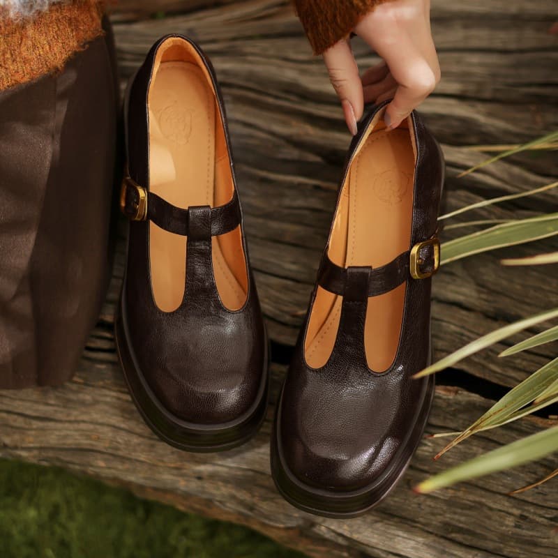 Tacones altos de cuero oveja con hebilla T