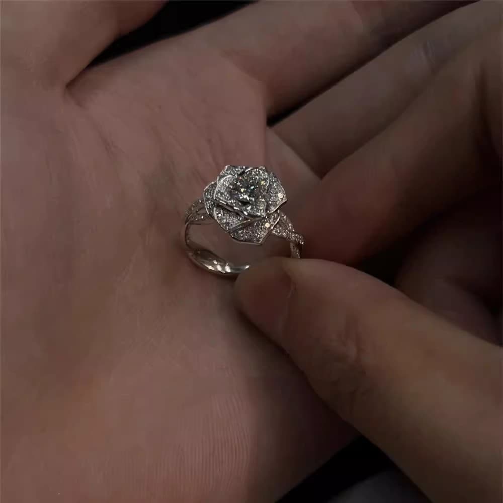 Anillo rosa 3D con circones incrustados, acabado platinado