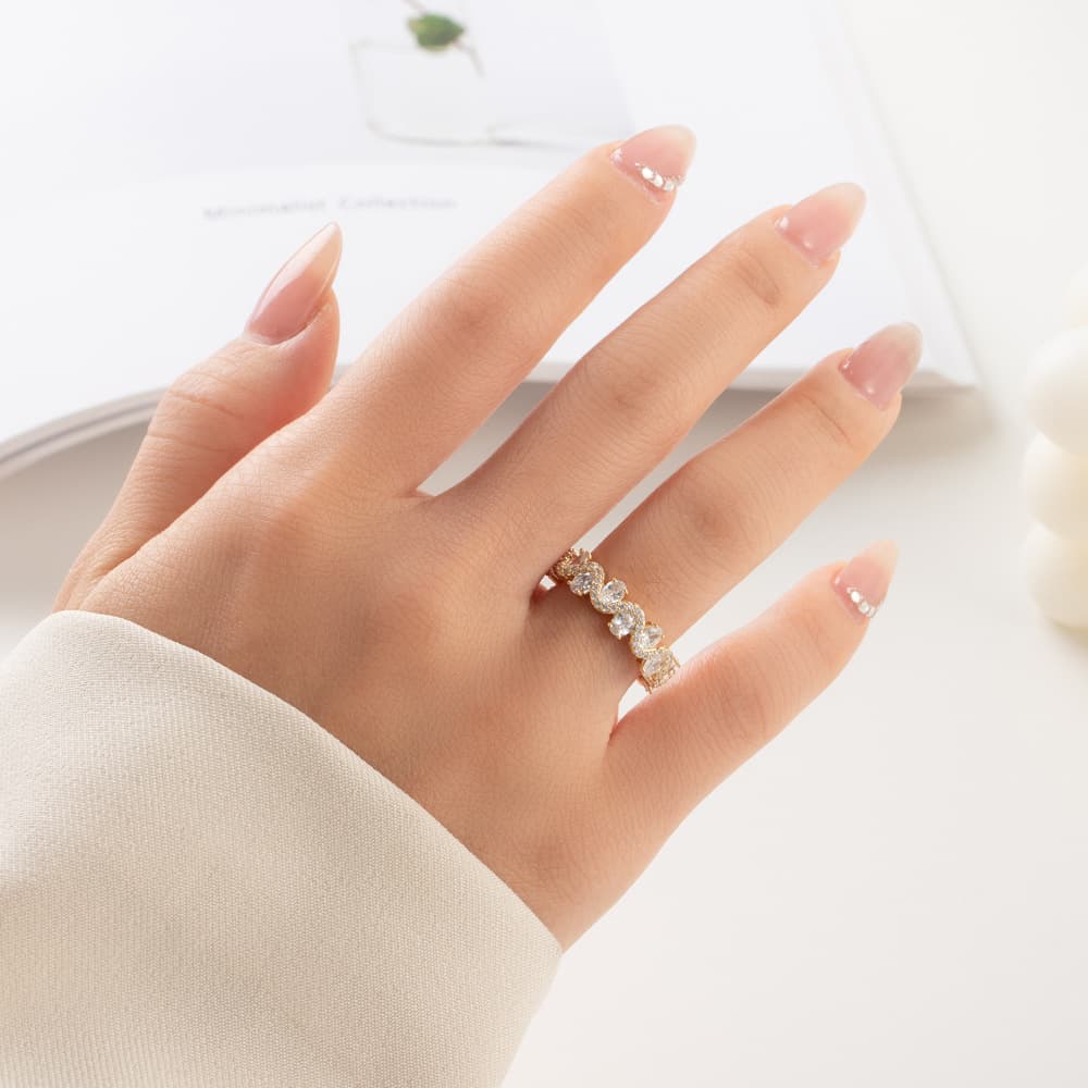 Anillo abierto con circones brillantes
