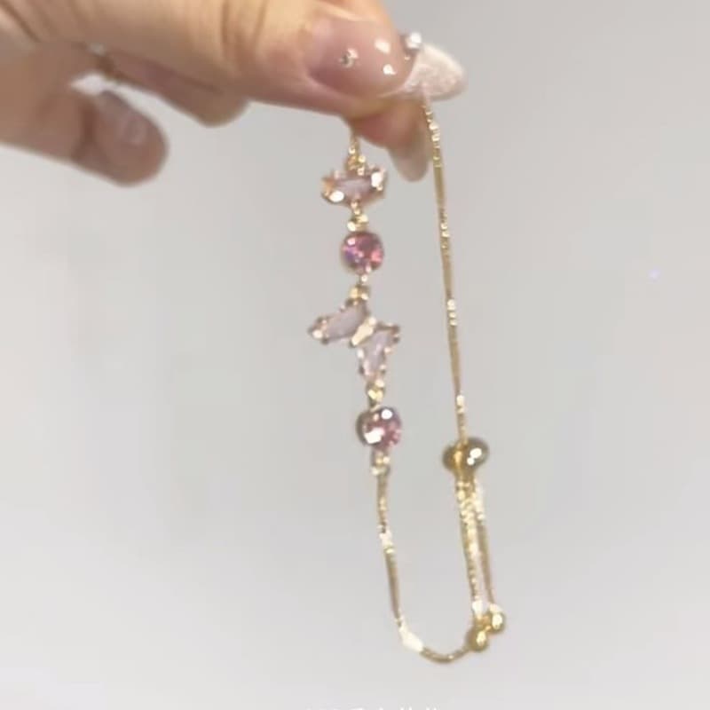 Pulsera de zircón con diseño de mariposa