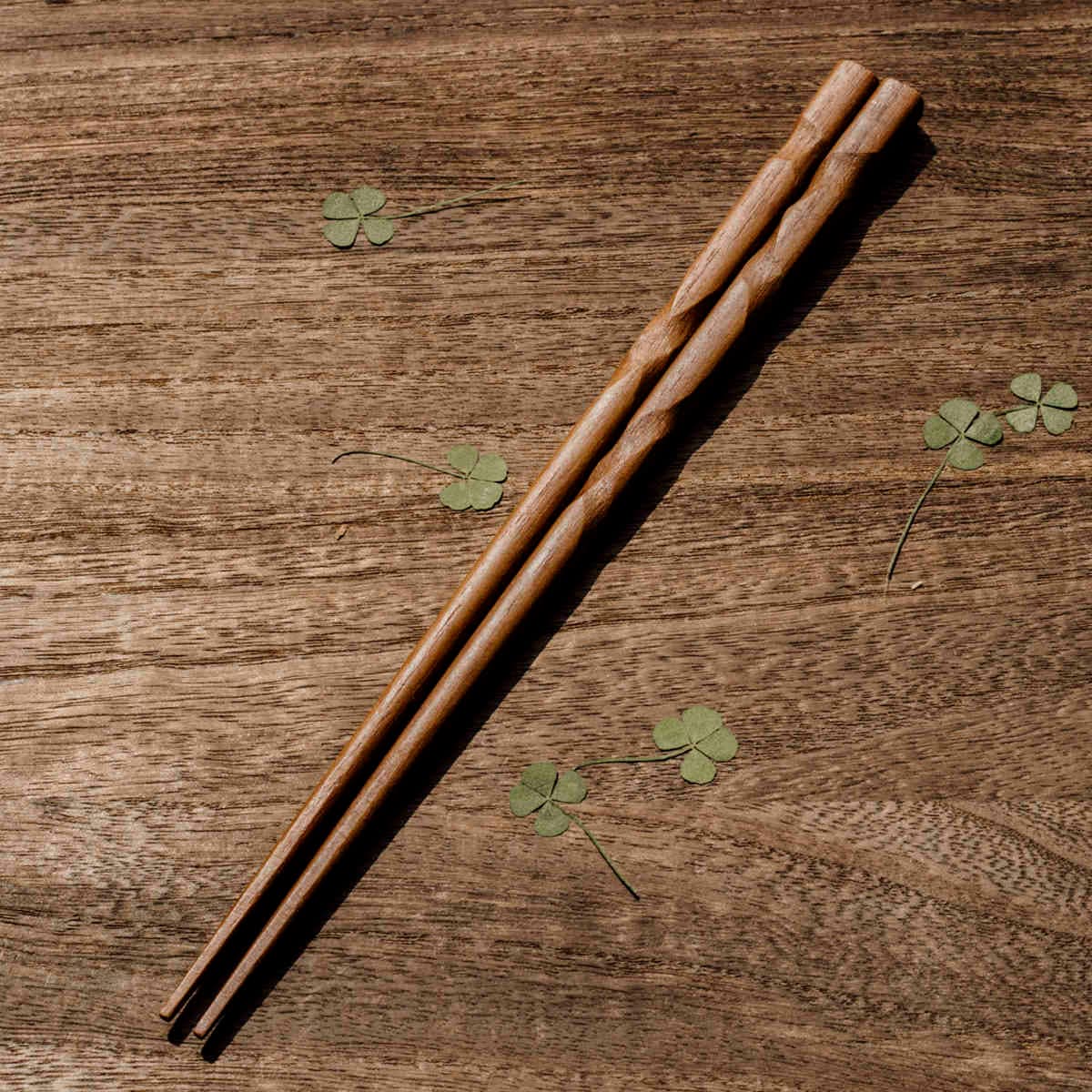 Palillos para sushi de madera de hierro indonesio