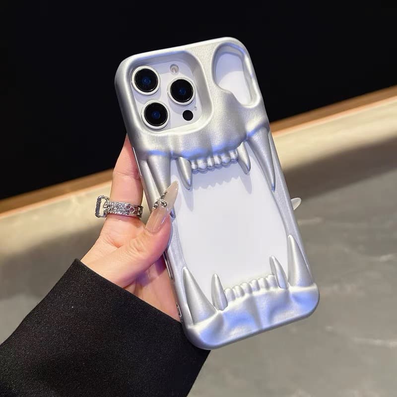Funda con patrón tigre hueco y acabado mate