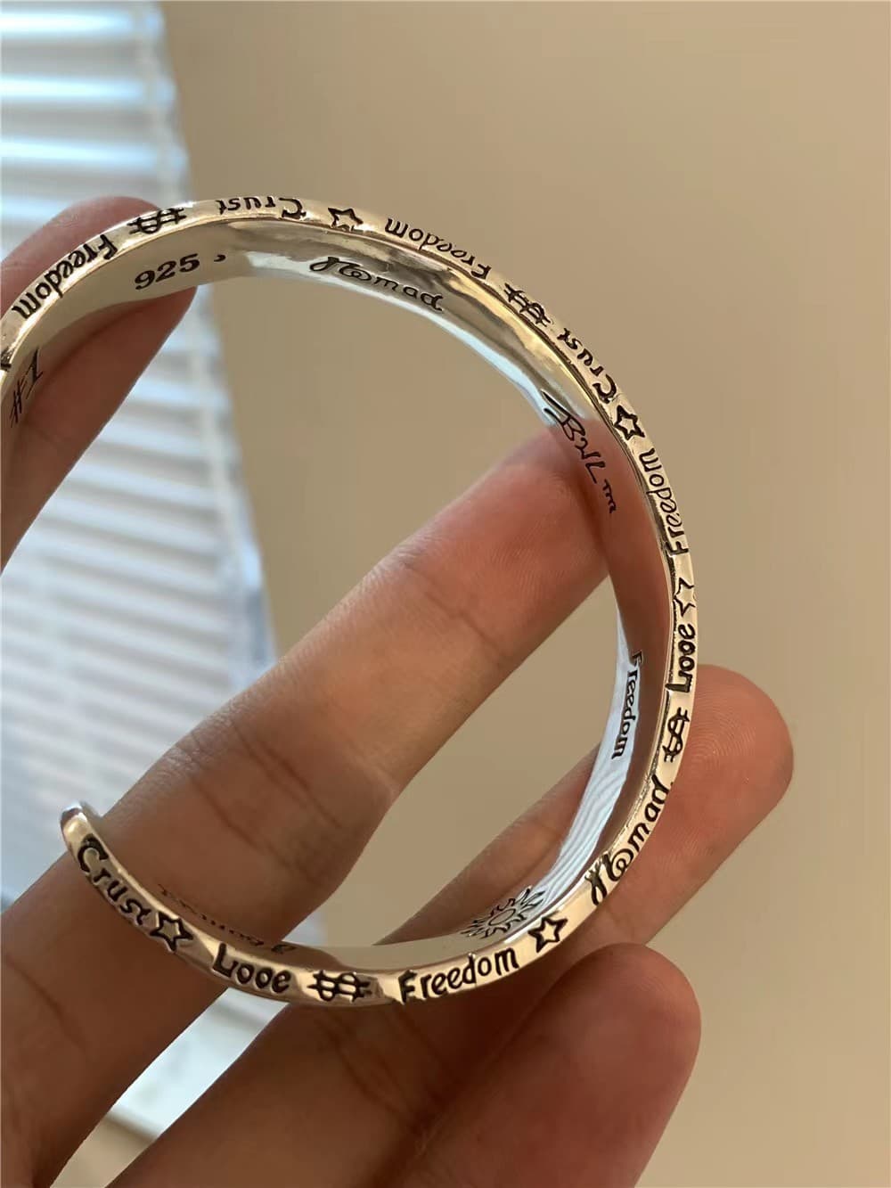 Pulsera retro de aleación con estilo exquisito