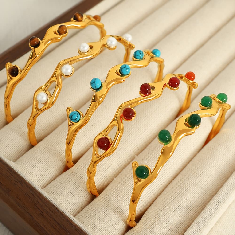 Pulsera de titanio acero dorado con piedras naturales