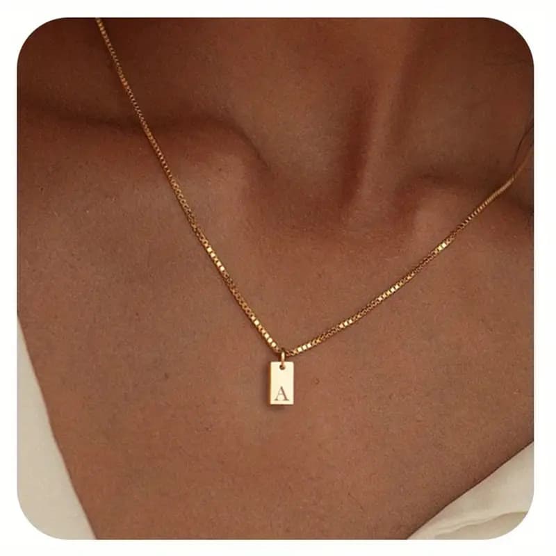 Collar con colgante cuadrado de acero inoxidable con letra