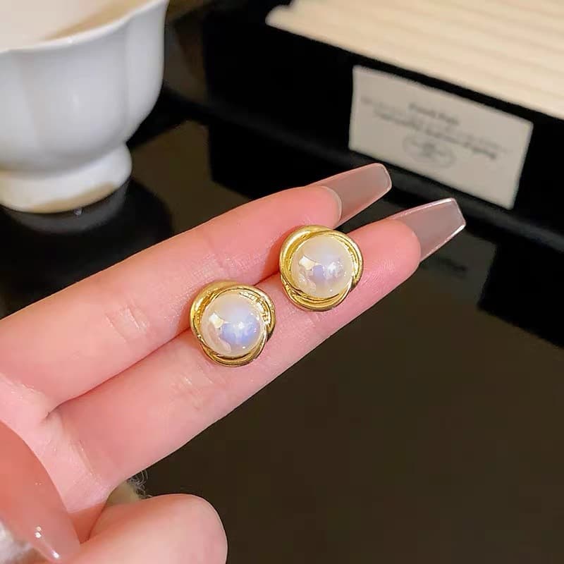 Aretes de aguja con perla de agua dulce