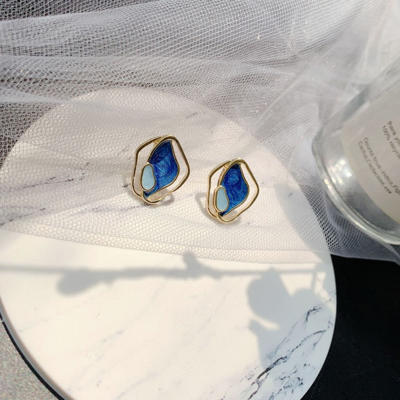 Aretes de plata estilo geométrico simple