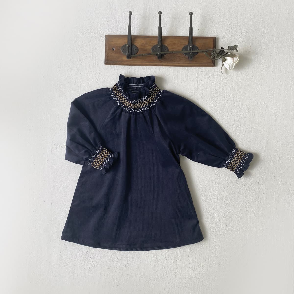 Vestido de terciopelo para niña, diseño retro elegante