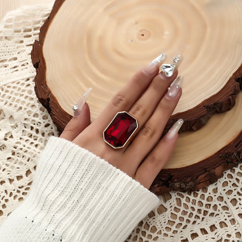Anillo cuadrado minimalista para mujer