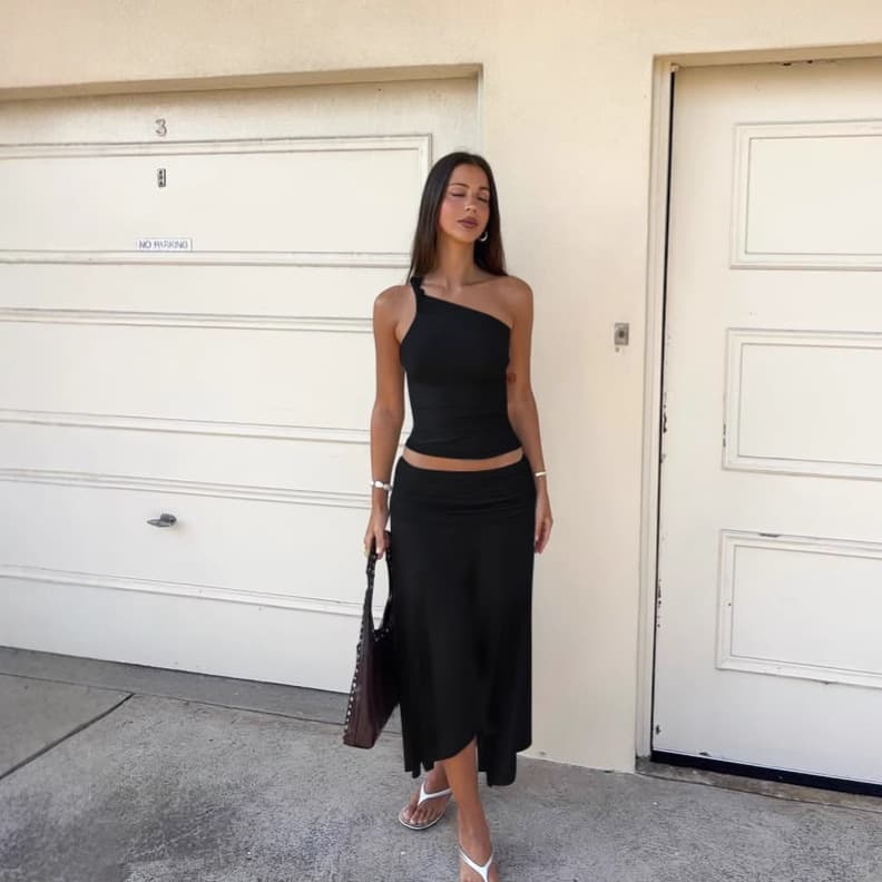 Conjunto de blusa sin mangas y falda de cintura alta