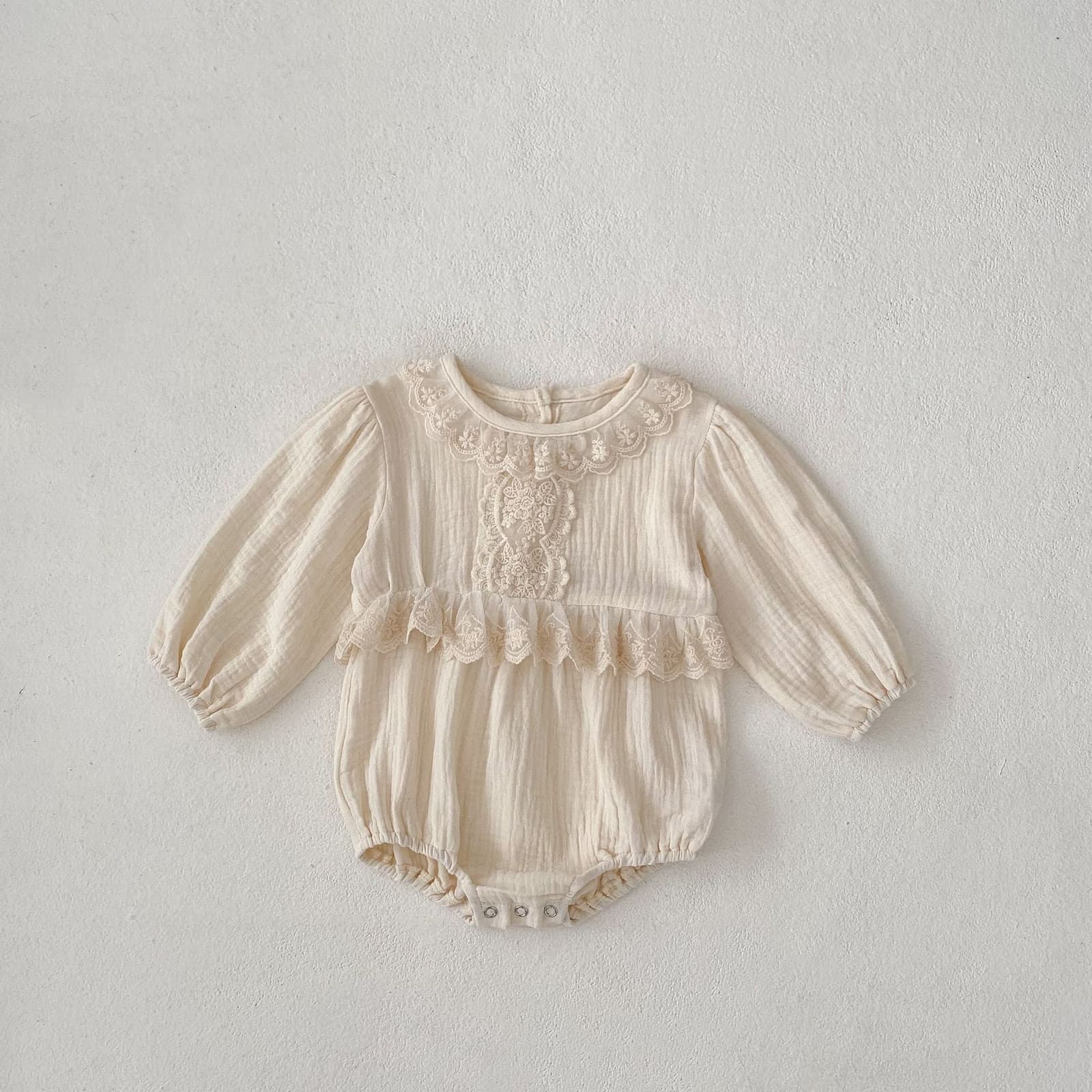 Mono de princesa con mangas largas para niña