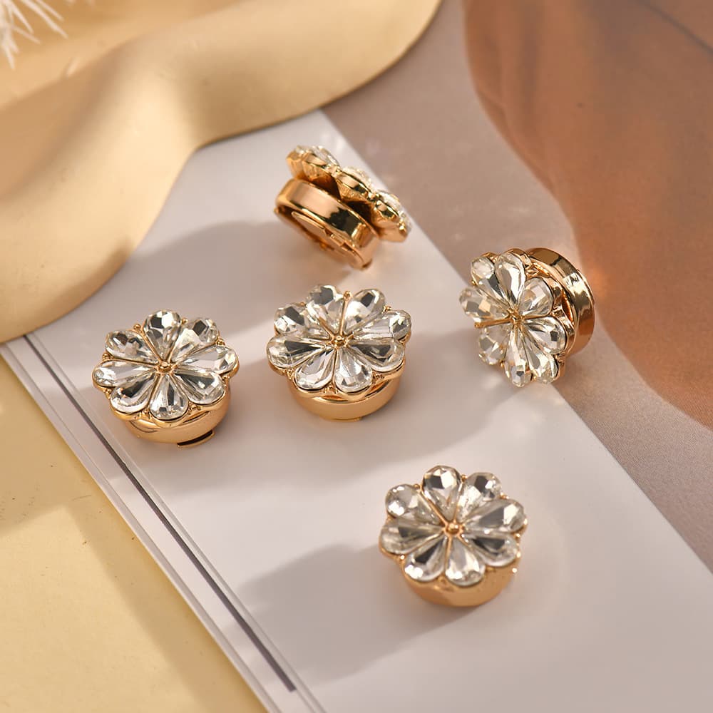 Gemelos de flor con cristales para mujer elegante