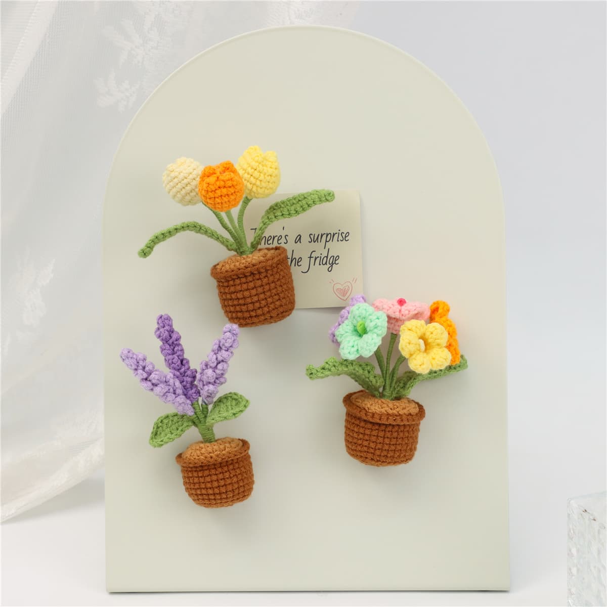 Set de imanes de crochet tejidos con flores y plantas