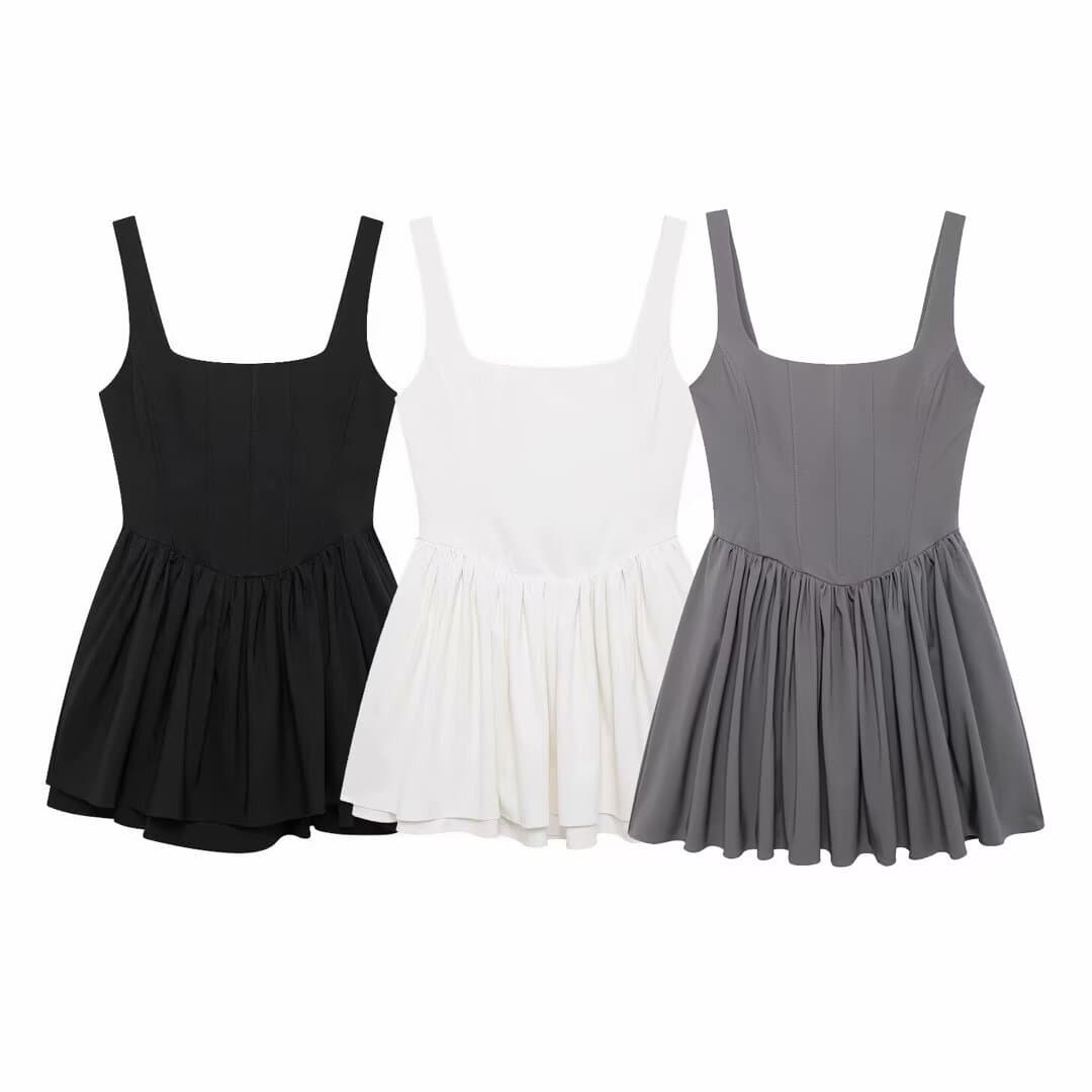 Vestido ajustado sin mangas con tirantes finos