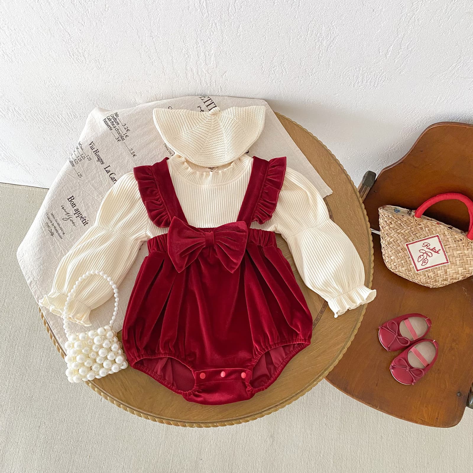 Mono falso dos piezas estilo princesa para bebé niña